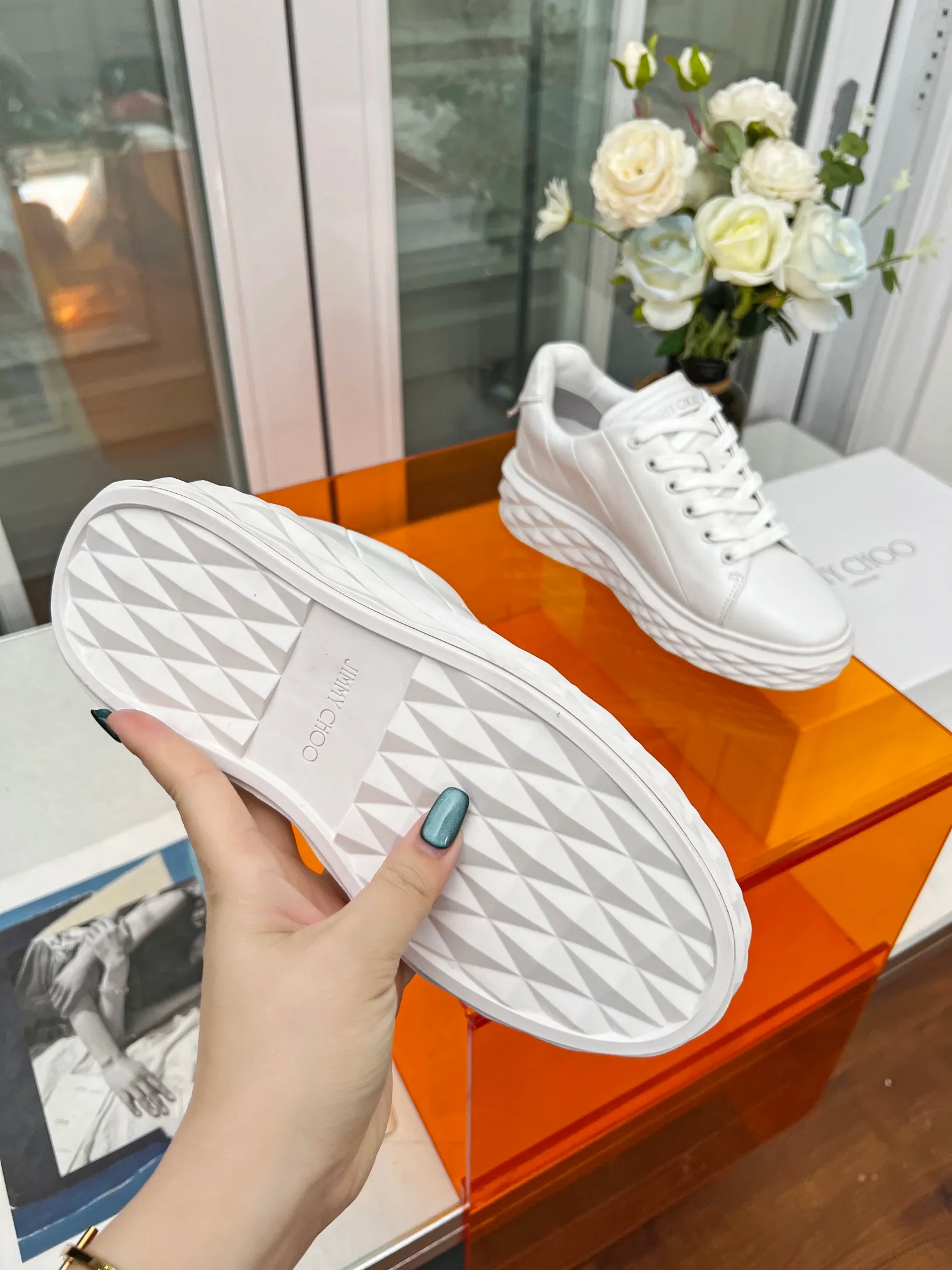 👟👟Ex-factory price 560👟👟 (splicing) Jimmy choo Jimmy Choo 2024 spring and summer Jc new Diamond A new series of sports shoes🔥The uppers are made of original imported cowhide stitching🎵The soles are made of brand elements to prevent diamond multi-faceted cutting to create a three-dimensional sense💥The gradually thinner and thicker design of the soles makes the shoes more comfortable on the feet without the slightest sense of oppression🌹A fashionable, comfortable, versatile and luxurious Diamond sports shoe is worth owning🧚‍♀️ Fabric: Original imported top layer 🐂cowhide Lining: Imported🐑Sheepskin Feet: Original injection molded 🐑 Sheepskin Outsole: Original glass glue combined sole Size: 34-41 (custom-made sizes 34.41 are non-refundable)